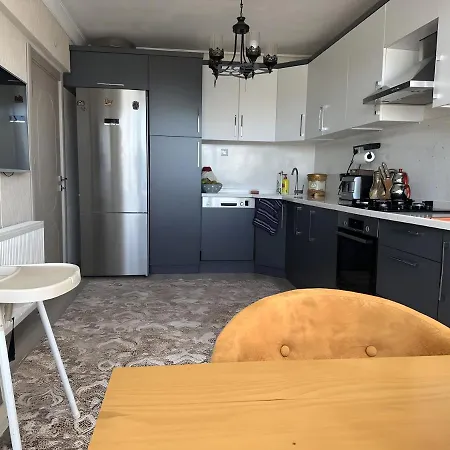 Appartement Family With Balcony And Large , 5 Minutes To The Center Park ! *